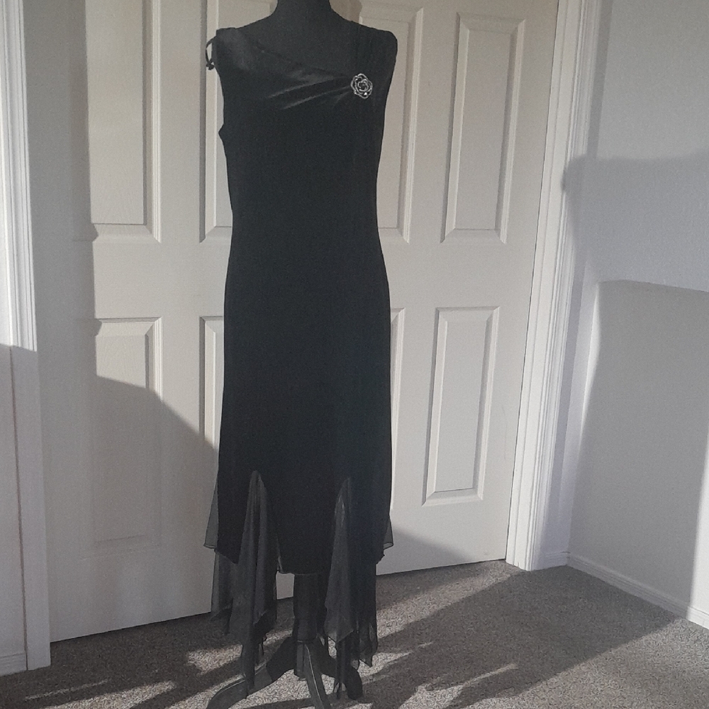 SL Fashions Black Sleeveless High-Low Evening Dress